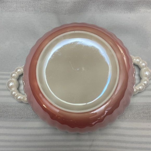 Pink and White Pearl Ceramic Bowl With Lid - Picture 7 of 16